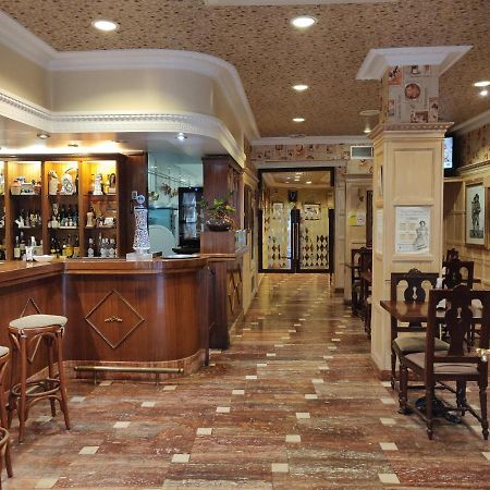 谢夫里维拉酒店 帕德隆 外观 照片