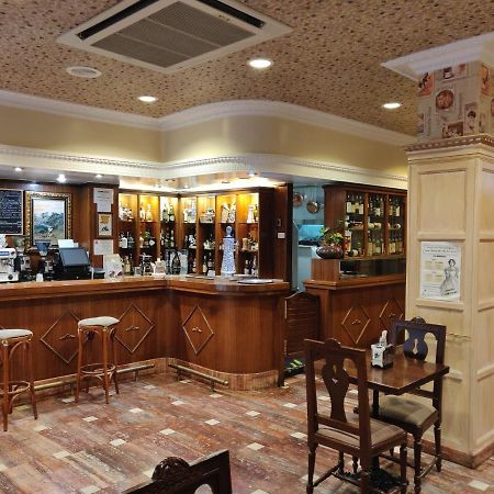 谢夫里维拉酒店 帕德隆 外观 照片