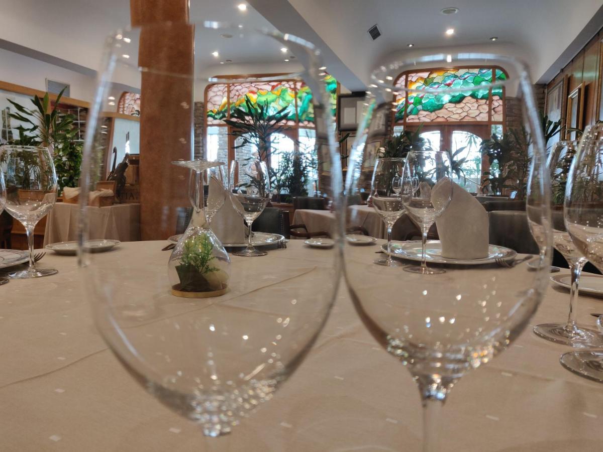 谢夫里维拉酒店 帕德隆 外观 照片