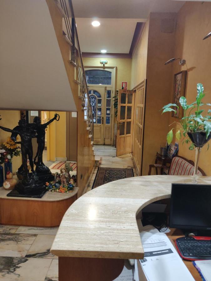谢夫里维拉酒店 帕德隆 外观 照片